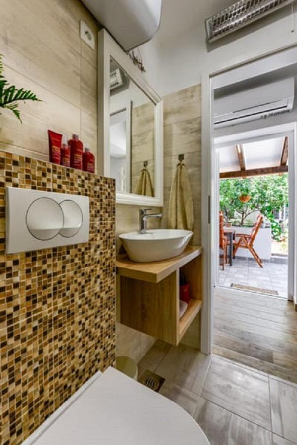 Yula Apartment *